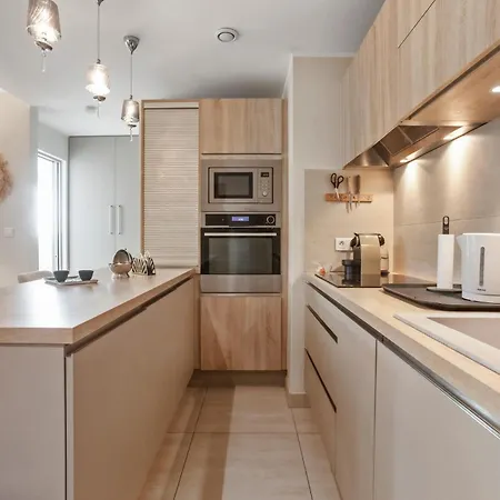 Moderne St Tropez 아파트 *